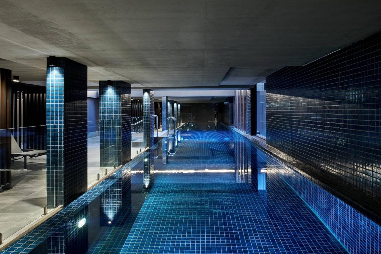 Midnight Hotel, Autograph Collection Канберра Экстерьер фото The pool at the hotel