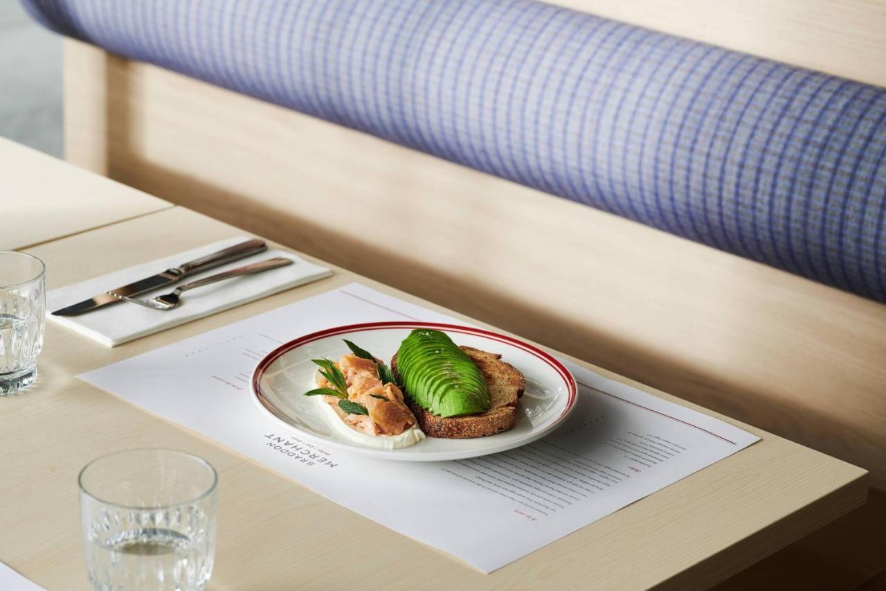 Midnight Hotel, Autograph Collection Канберра Экстерьер фото Avocado on toast at The Garrison, 2016
