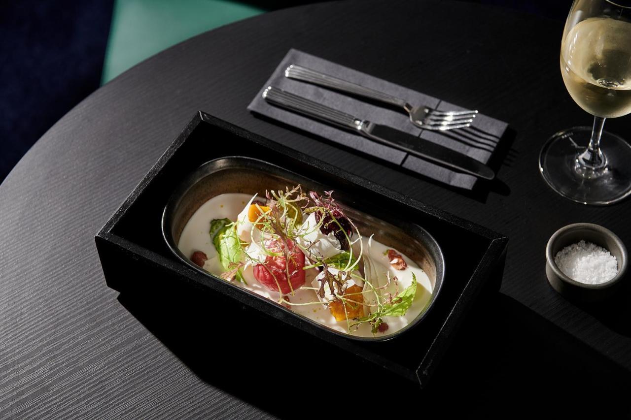 Midnight Hotel, Autograph Collection Канберра Экстерьер фото A dish at the restaurant